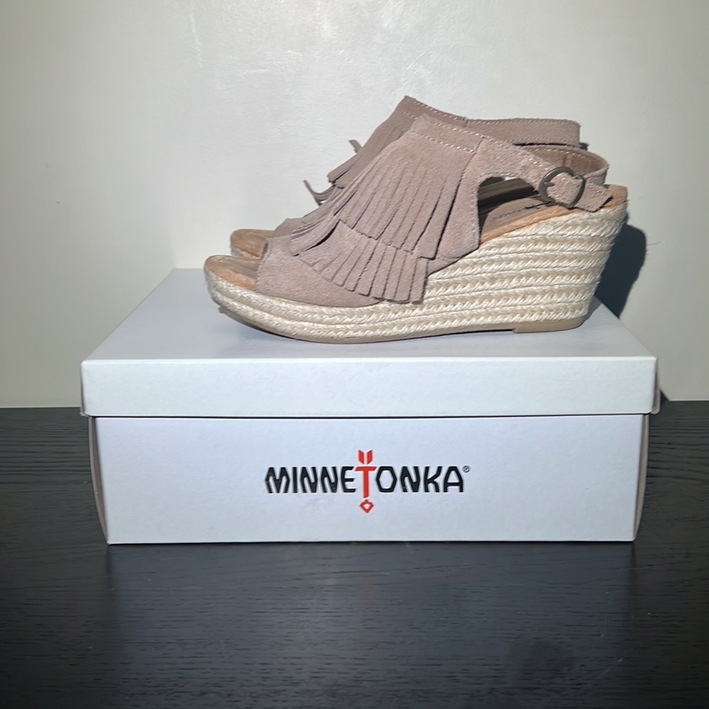 Minnetonka womens 3 inch heels